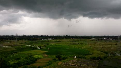 Rural-Scene-Of-Rice-Terraces-On-A-Cloudy-Rainy-Season-At-Bali,-Indonesia