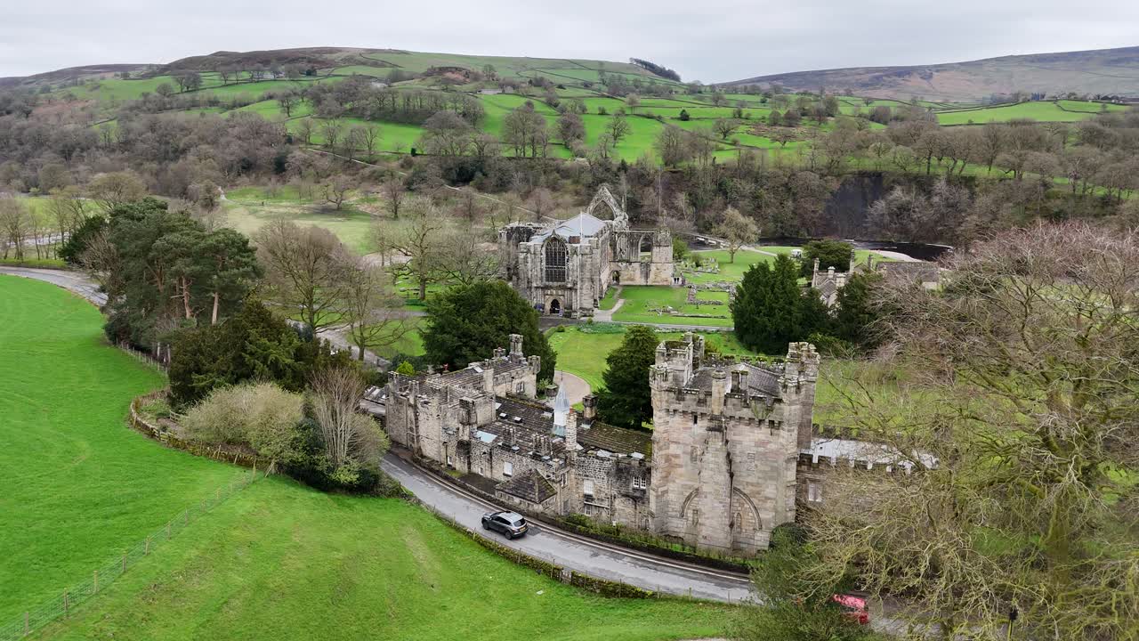 La Hall a Bolton Abbey, Yorkshire, Regno Unito, ripresa aerea con drone