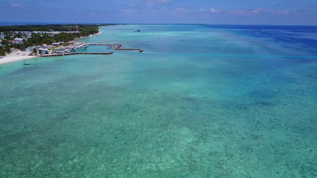 Paesaggio panoramico tropicale sulle Maldive.