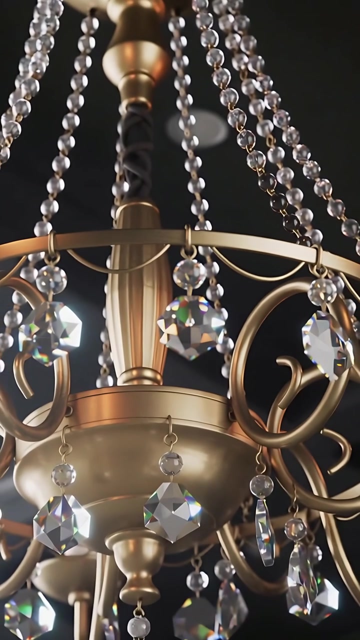 Video verticale: Telecamera che si allontana rivelando un lampadario sul soffitto, mostrando pendenti di cristallo.