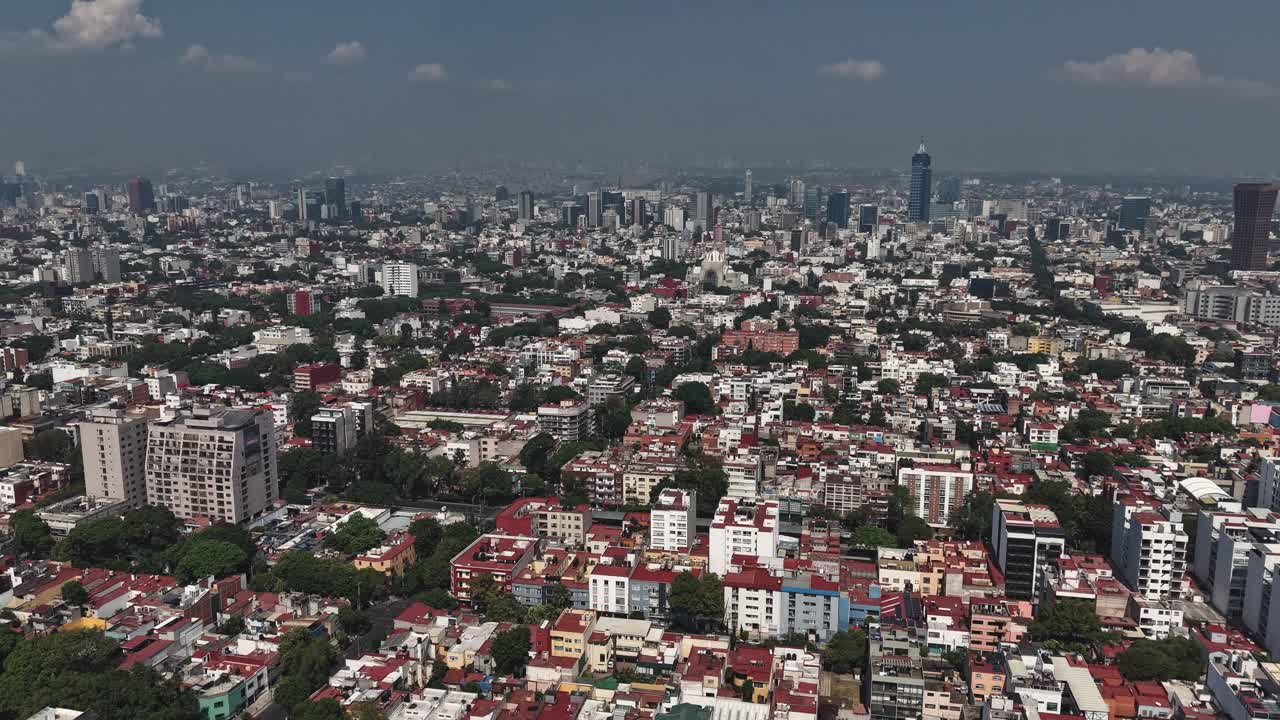 Drone hyperlapse over Narvarte colonia in Mexico City