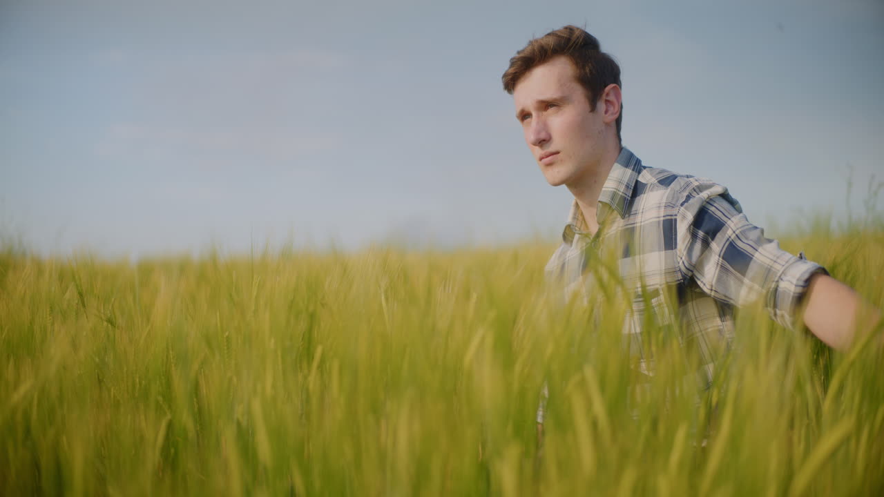 밀 에 있는 사람