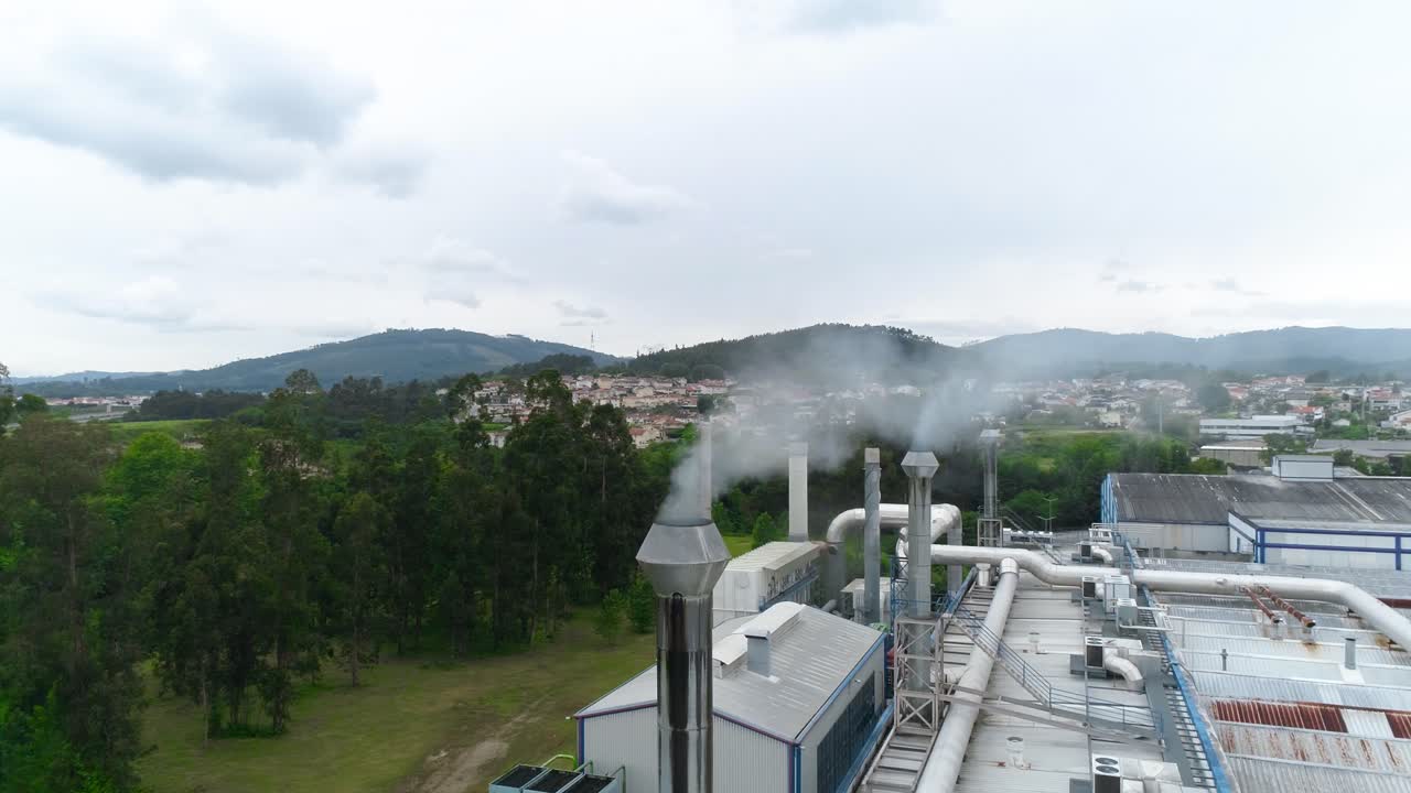 chimeneas de hornos industriales vista aérea