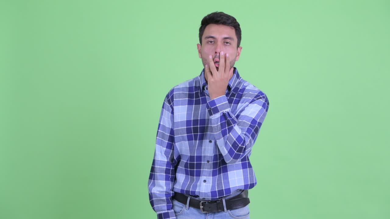 joven y guapo hombre hispano