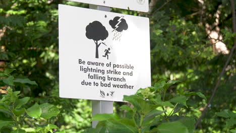 signage at the singapore botanic gardens