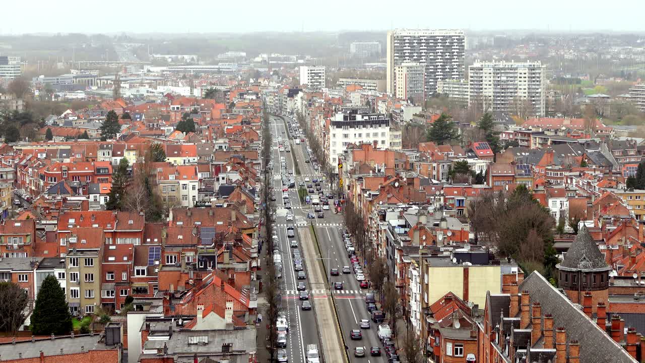 벨기에 브 ⁇ 셀 의  ⁇ 비는 거리 를 위 에서 아래 로 내려보는 영상