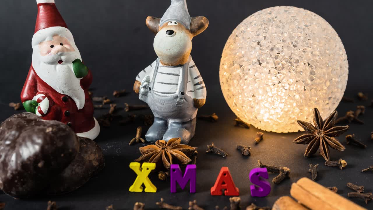 ampliar la decoración navideña con santa claus
