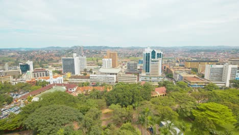 Wahrzeichen-In-Der-Innenstadt-Von-Kampala-In-Uganda.-Zeitraffer