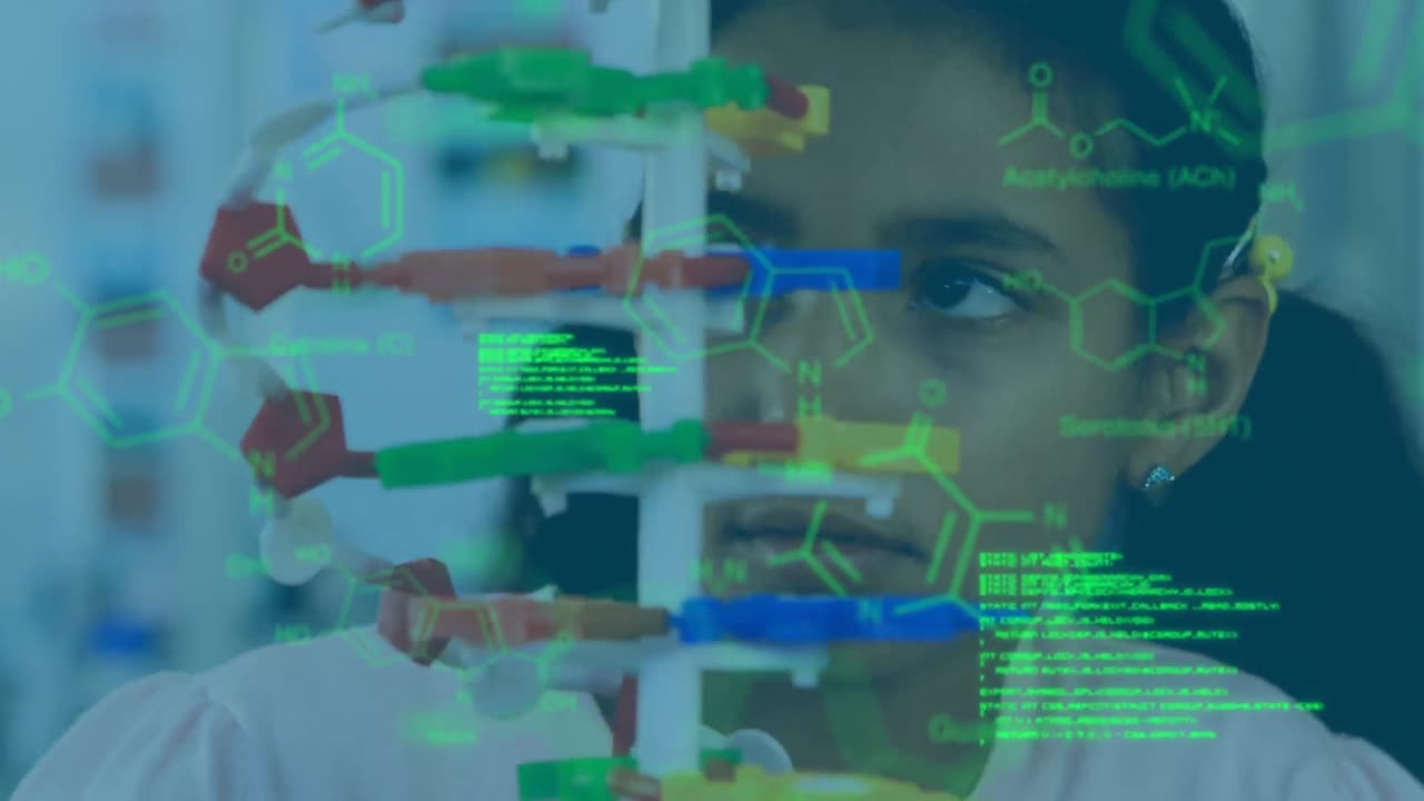 animación del procesamiento de datos sobre una estudiante biracial en el laboratorio
