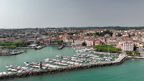 Desenzano-del-Garda-City-and-lake-panorama-drone-shot-04