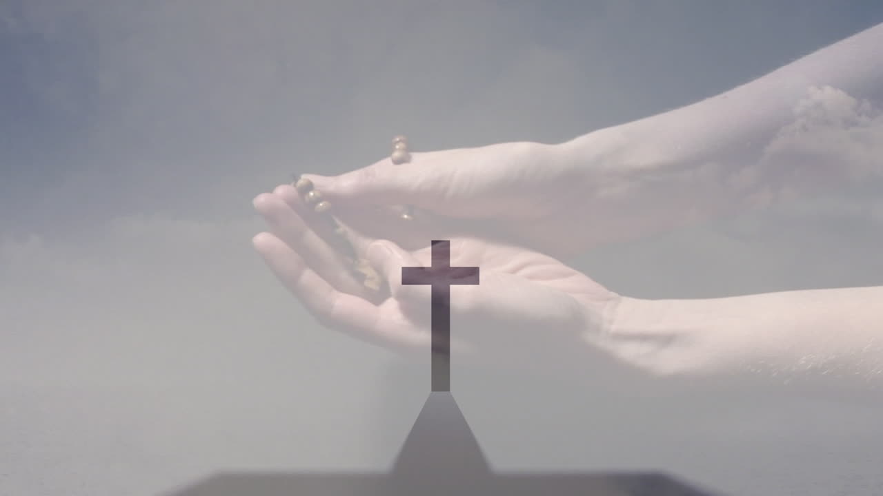 십자가 와 구름 위 에  ⁇ 주슬 을  ⁇ 고 기도 하는 백인 여자 의 애니메이션