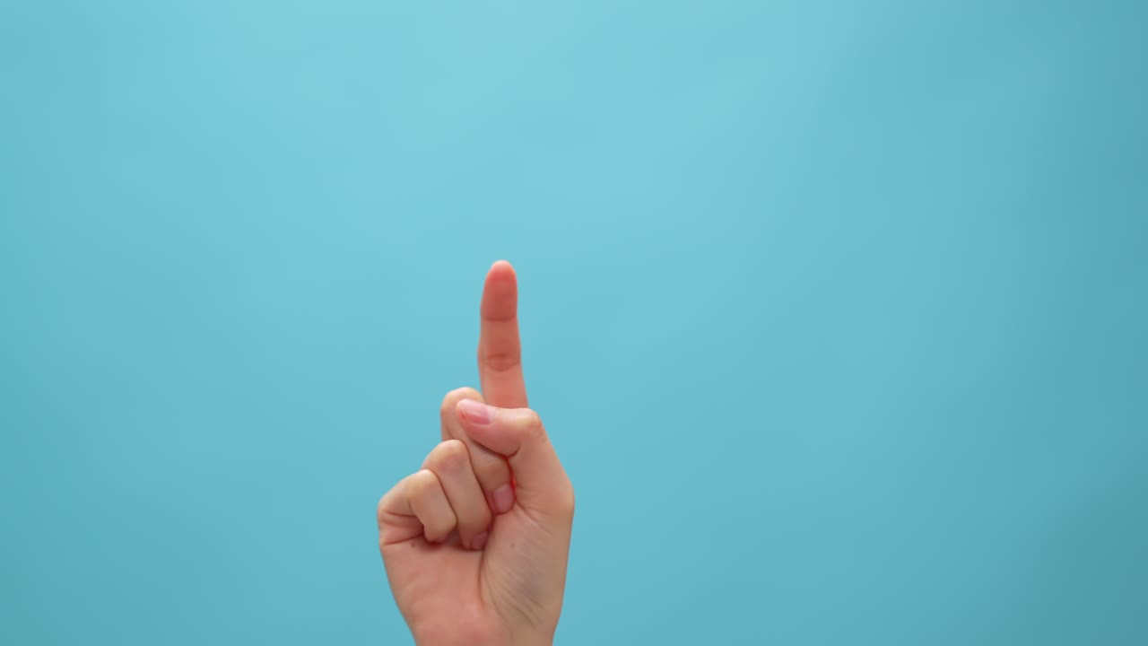 손으로 만지고 파란색 배경을 클릭하면 터치 스크린 드폰과 태블릿을 시레이션합니다.