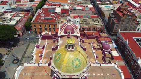 Impresionantes-Vistas-Aéreas-De-Cholula,-Puebla-Capturadas-Por-Drones