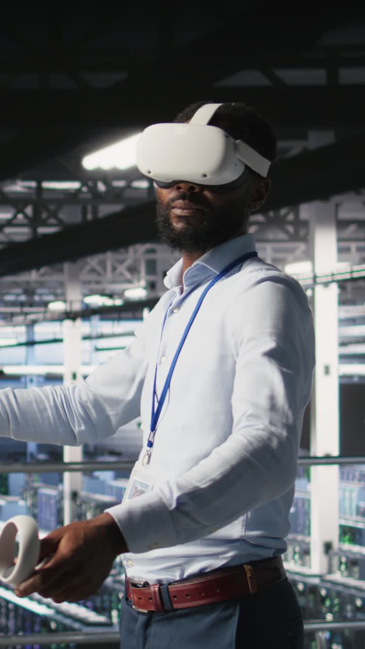 Vertical video Data center programmers on industrial platform using virtual reality tech