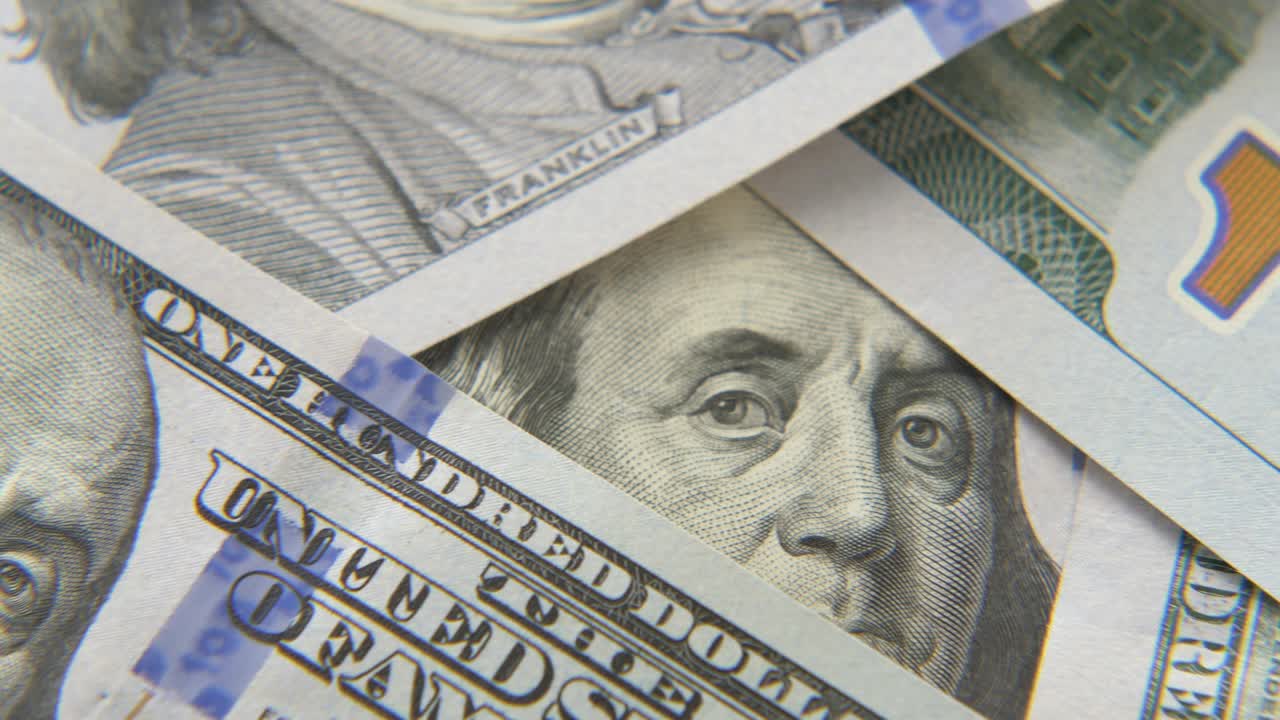 billetes de cien dólares