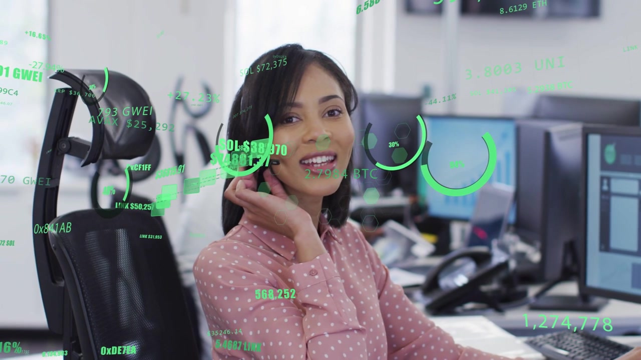 Donna che prende le cuffie, le sistema, risponde a una chiamata mentre guarda overlay HUD crypto sulla scena
