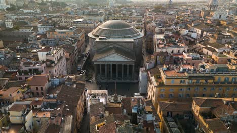 Wunderschöne-Umlaufende-Drohne,-Aufgenommen-über-Dem-Pantheon-Tempel-Auf-Der-Piazza-Della-Rotunda