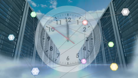 red de iconos de conexiones y reloj haciendo tic-tac contra edificios altos