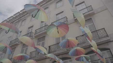 Bunte-Regenschirme-Im-Lissabon-Portugal-Protokoll