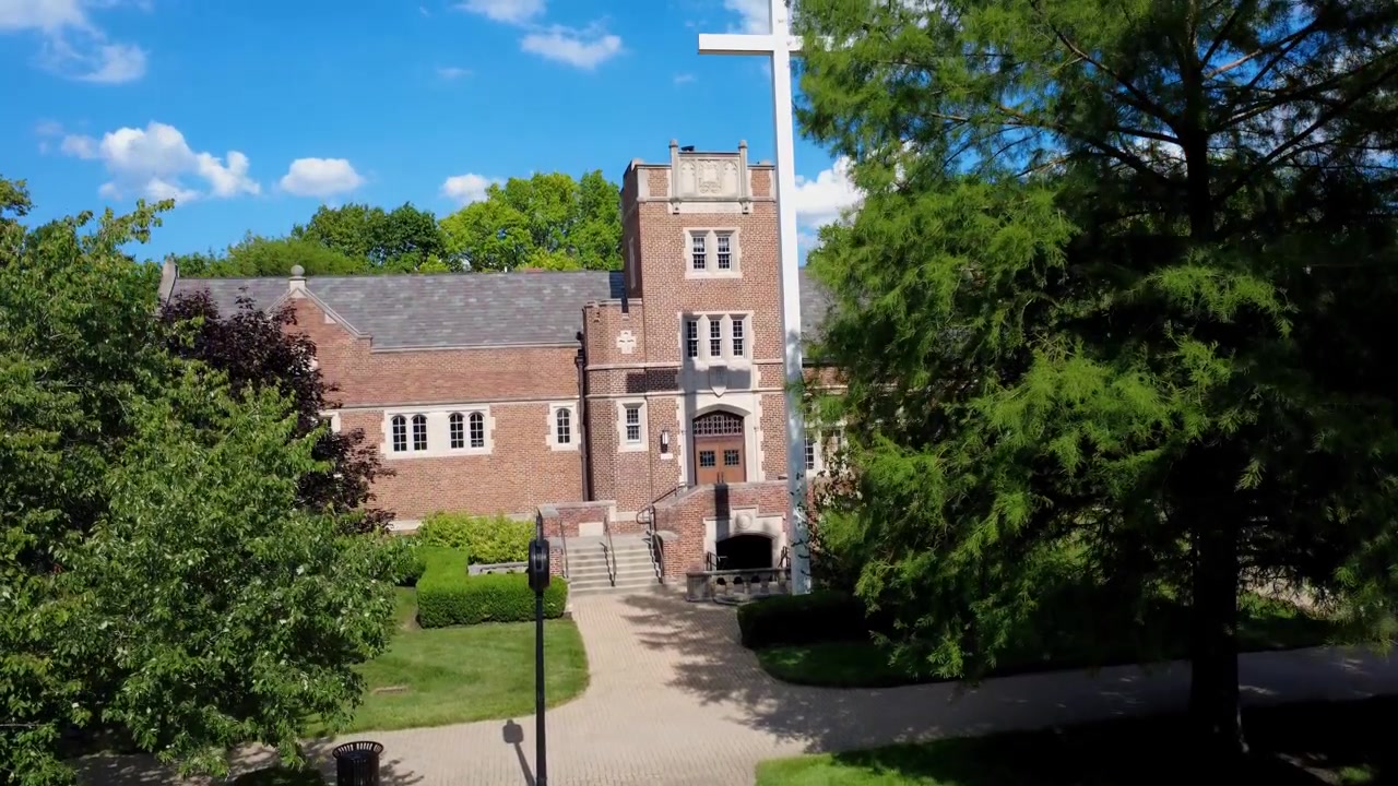 Droneoptagelse af Kerns Religious Life Center ved Capital University i Columbus, Ohio