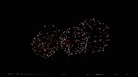 Exhibición-Pirotécnica-Brillante-Y-Colorida-Para-El-Festival-Internacional-De-Fuegos-Artificiales-De-Pattaya-2023,-Celebrado-En-La-Provincia-De-Chonburi-En-Tailandia