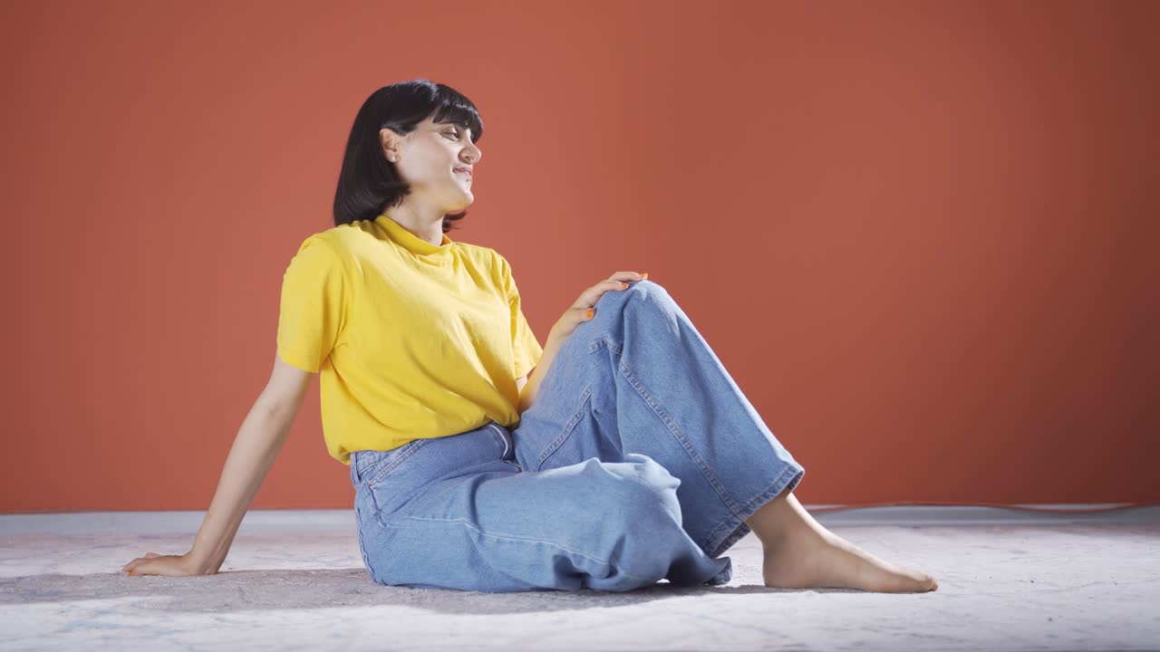 침착하고 평화로운 여성.