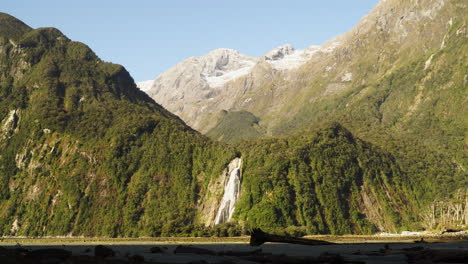 在晴天時,bowen 夫人的靜態前景