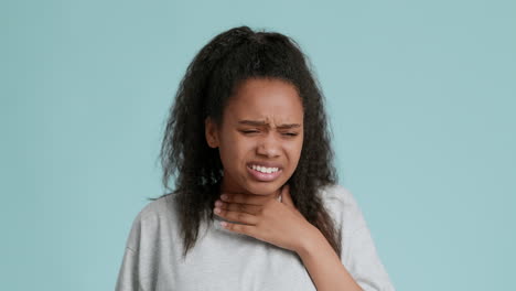 teenage girl with sore throat