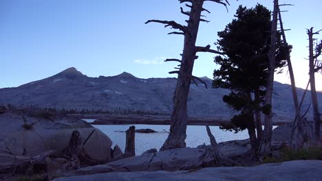 The-sun-rises-in-timelapse-in-the-Desolation-Wilderness-of-the-Sierra-Nevada-mountains