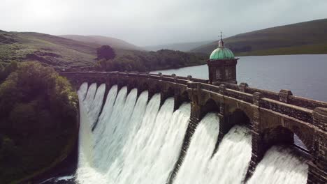 Drohnenaufnahme-Von-Elan-Valley-In-Wales