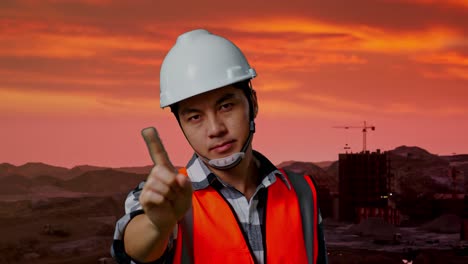 advertencia para los trabajadores de la construcción al atardecer