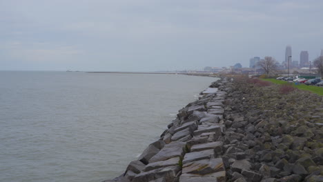 gentle-waves-against-break-wall-on-Lake-Erie-Cleveland,-Ohio