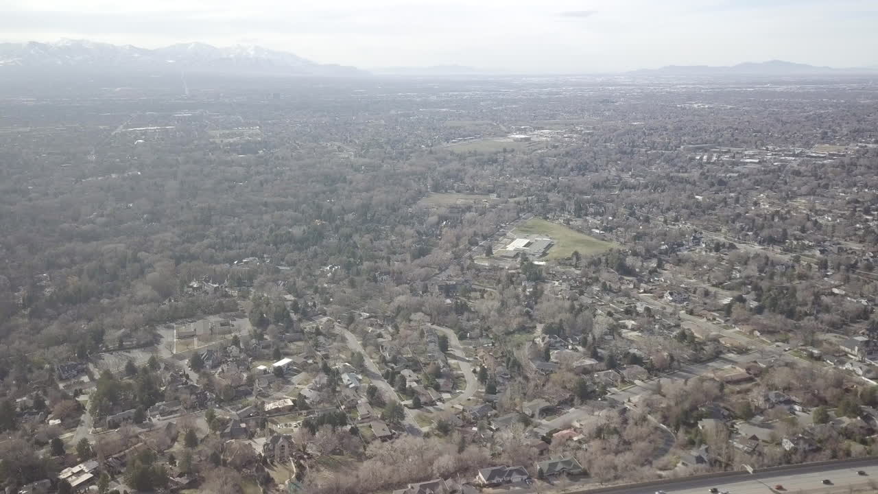 출퇴근 시간에 교통 체증으로 하강