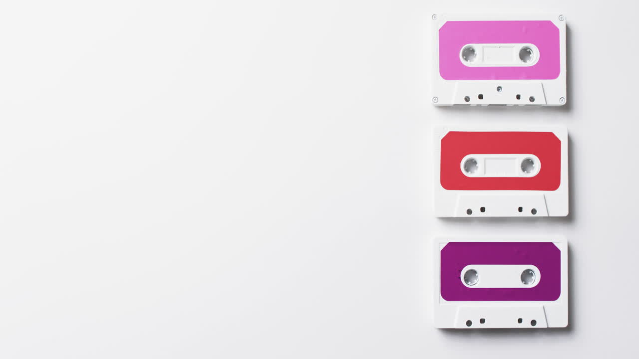 video de cintas retro con espacio de copia en fondo blanco