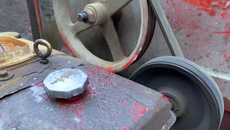 working belt drive mechanism of dirty engine