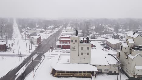 Small-town-Midwest-town-in-Michigan---Carlton-Michigan---old-grain-elevator-and-train-station