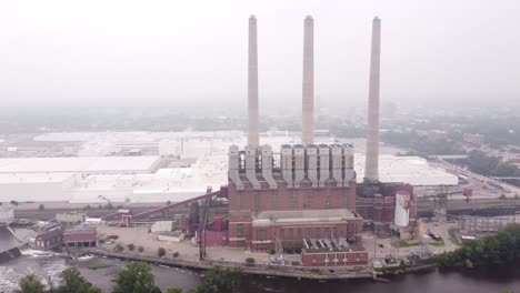 Landscape-Surroundings-Of-Otto-Eckert-Municipal-Power-Plant-In-Lansing,-Michigan-USA