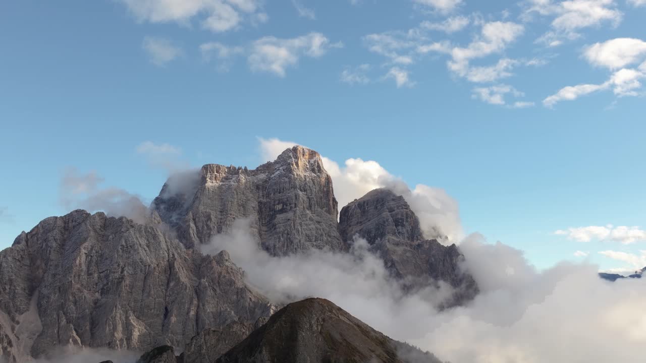 Filmato aereo cinematografico 4K a Col de la Puina - Dolomiti - Italy_04