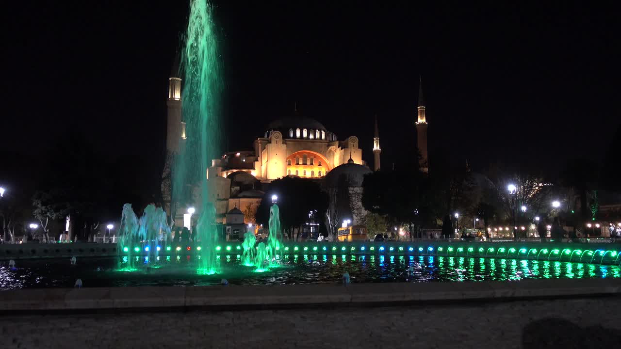la noche de estambul, hagia sophia, el sultán ahmad, la fuente de maydan, turquía