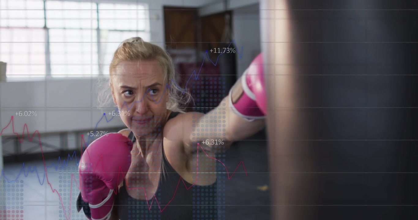 Vídeo vertical: Boxeador iniciando treino, socando saco de pancadas com luvas rosas enquanto gráficos se sobrepõem.