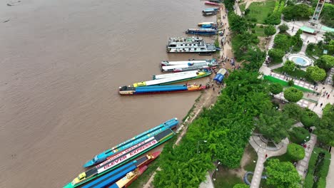 Lancha-Barcos-Express-Transporte-Y-Pesca-En-Peru,-Pacalpa