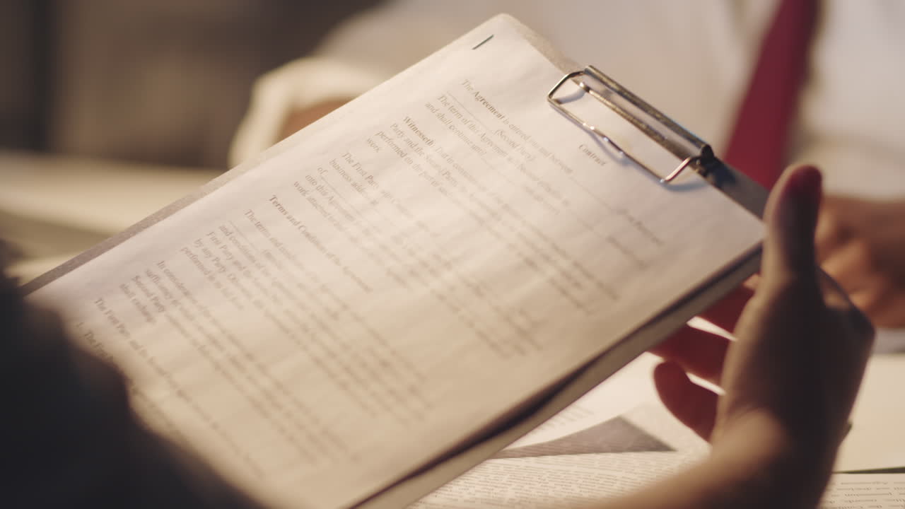 firma de contratos comerciales