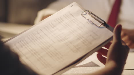 firma de contratos comerciales