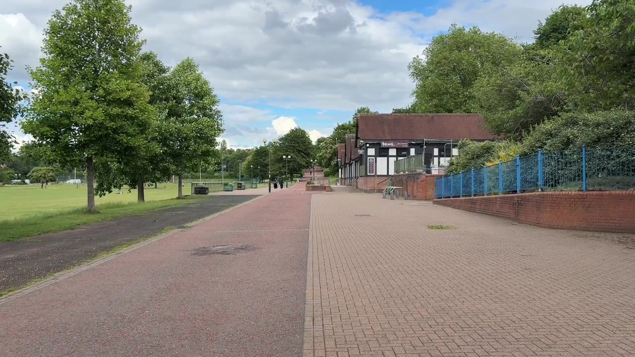 Utsikt over Forest Recreation Ground i Nottingham, England. Offentlig bypark nær Forest Fields og Mapperley Park i East Midlands, Storbritannia.
