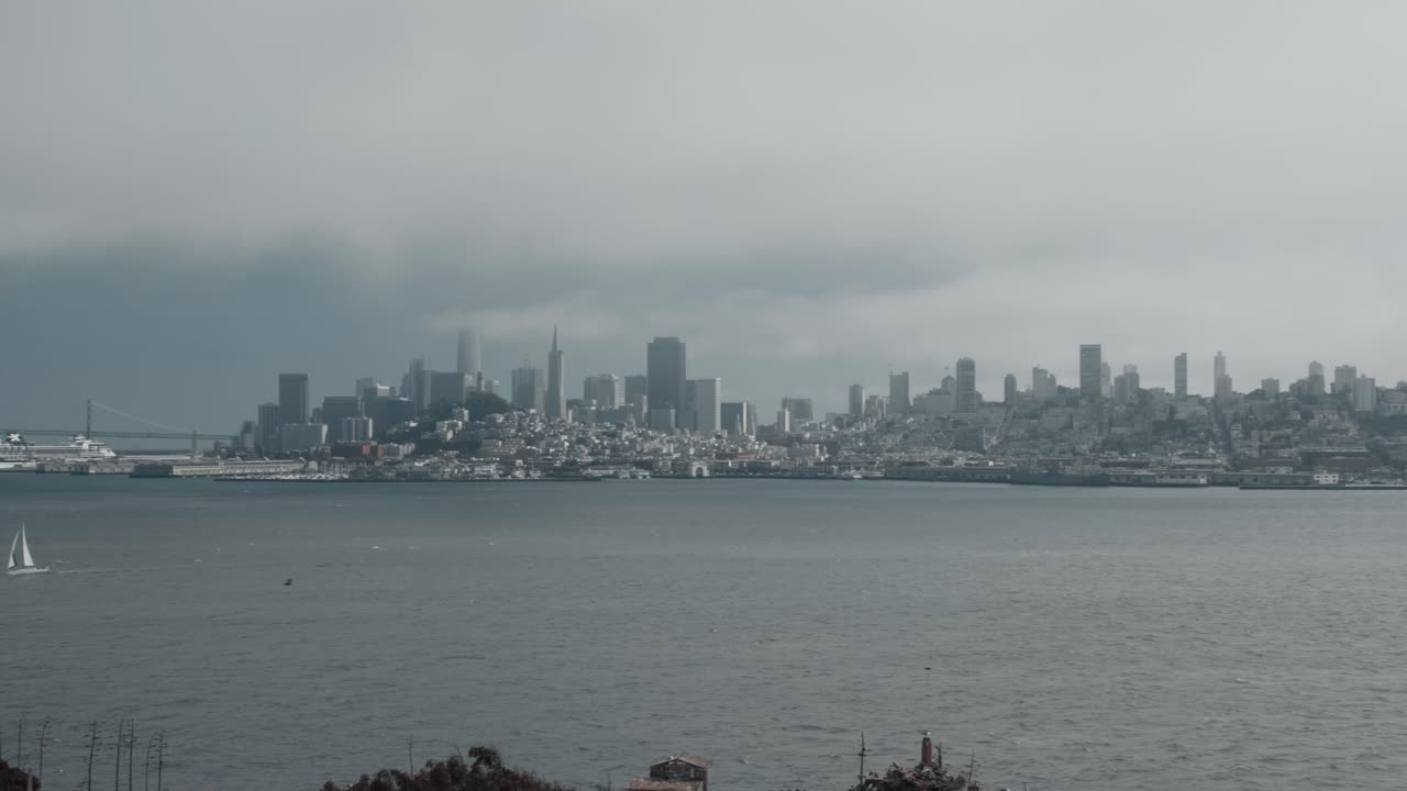 alcatraz에서 샌프란시스코 스카이라인의 왼쪽에서 오른쪽으로 이동