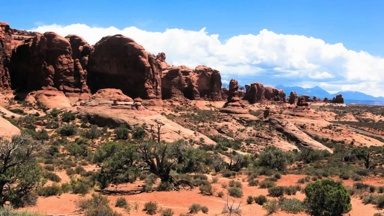 사막 저속 촬영의 붉은 사암 기념물 4