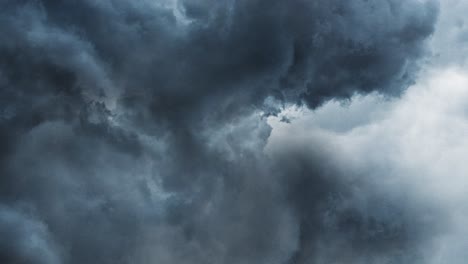 Sicht-Gewitter-In-Cumulonimbus-Wolken-Am-Himmel