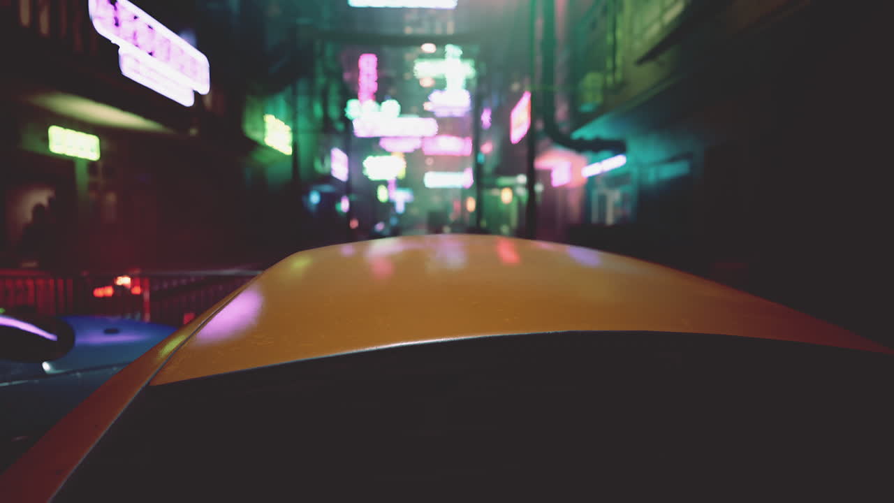 네온 빛으로 조명된 거리의 야간 풍경