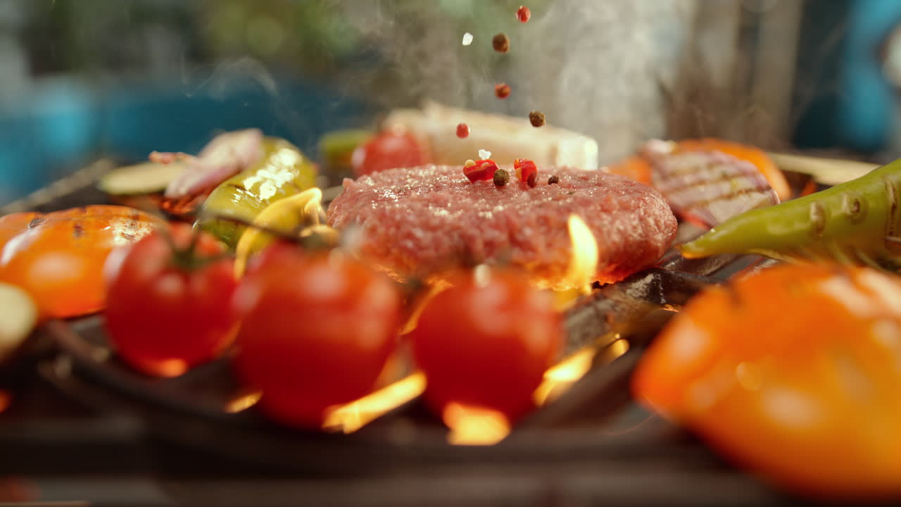 그릴 버거와 채소