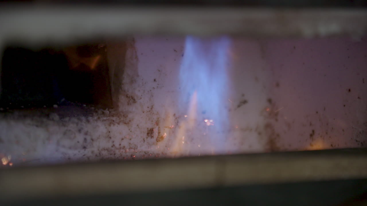 대장장이 위조의 클로즈업 스파크